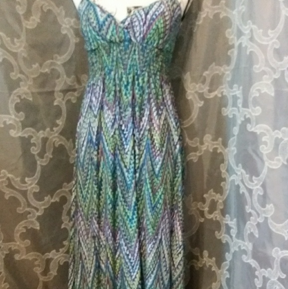 Dresses & Skirts - Chesley maxi dress